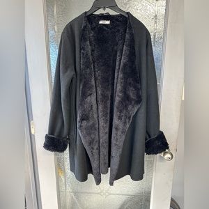 Ugg Open Front Faux Fur Lined Shawl Collar black.  Size XL.  Roomy.  EUC